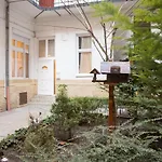Central Modern Flat For 3