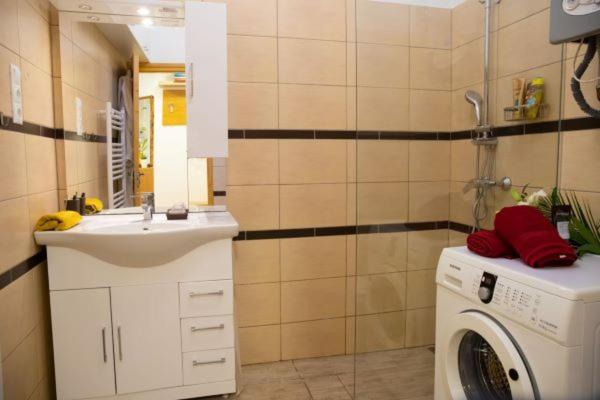 Central Modern Flat For 3 Budapest