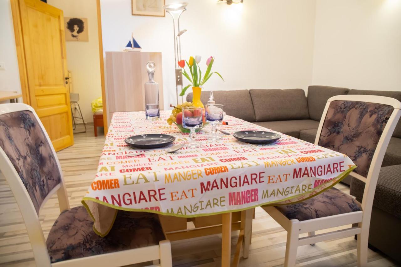 Central Modern Flat For 3